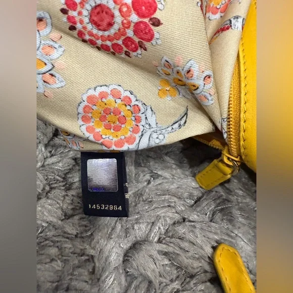 Bulgari Bvlgari Yellow Leather Tote Bag - Picture 15 of 16